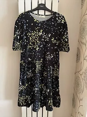 Women’s Oasis Dress Large • £0.99