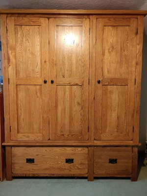£250 • Buy Country Oak Wardrobe