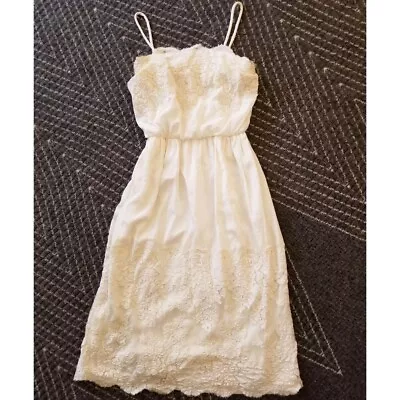 Vintage Ivory Lace Midi Wedding Dress • $21.99