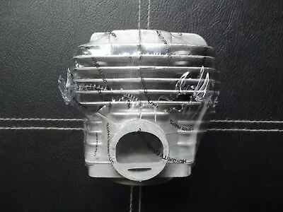 2 Stroke Moped Cylinder Head & Piston - Unknown Make! New In Original Wrapper. • $24.89