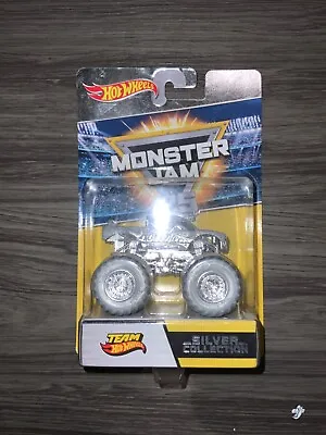 2017Hot Wheels Monster Jam 25 El Toro Loco Monster Truck Silver Collection 1:64 • $28.99