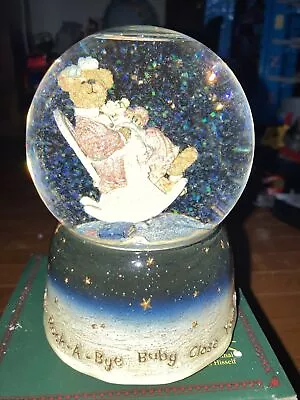 Boyd’s Collection Snow Globe Momma McNewbear With Babykins 2002 1st Ed. • $44.99