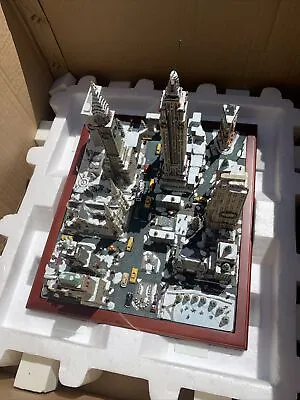 $160 • Buy Christmas In New York City By Danbury Mint One Building Damaged