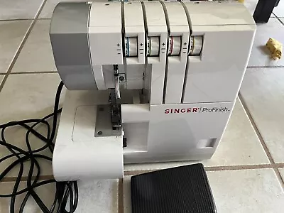 SINGER ProFinish 14CG754 Electronic Sewing Machine • $49.95