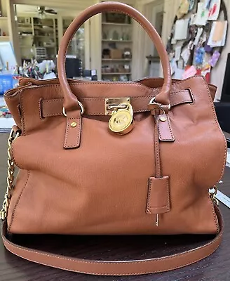 NICE Michael Kors Large LEATHER Hamilton HANDBAG TOTE Bag Chain LOCK KEY Tan • $49.99