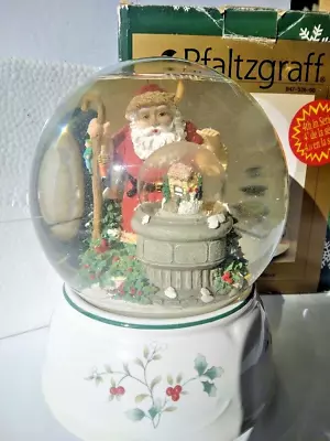 Pfaltzgraff 2001 Winterberry Musical Snow Globe Santa 047-526-00 4th In Series • $19.95
