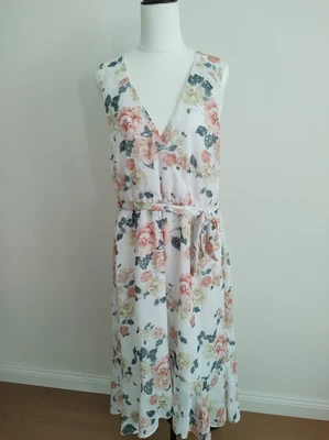 $29 • Buy Ladies Size 14 Floral Dress ~ Beautiful Condition!