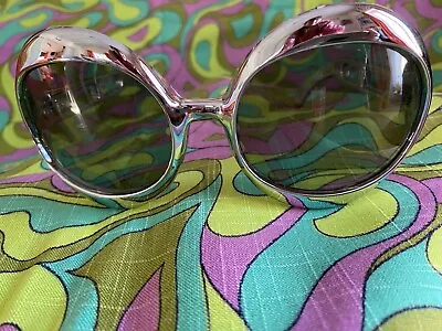 1960s Mod Psych Silver Oversized Large Spaceage Sunglasses. • £29.99