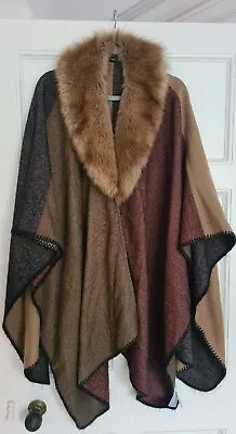 £10 • Buy New Look One Size Camel & Burgundy Knit Faux Fur Collar Cape Poncho Pashmina