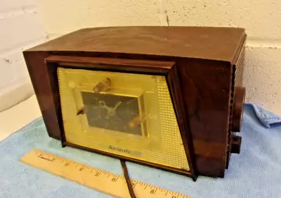 Vintage Antique 1940'a Art Deco Table Top Clock Radio Tube Type Aircastle 402 • $52.81