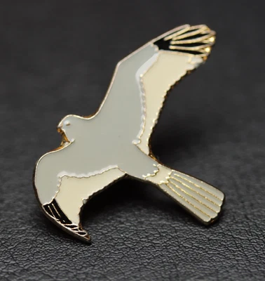 £12.50 • Buy RSPB RARER HEN HARRIER PIN BADGE With GREY TAIL,  Off Card