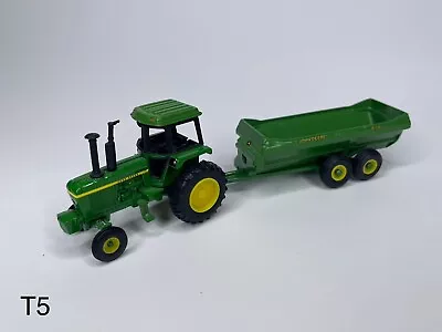 ERTL 1/64 John Deere V-Tank Spreader With Series 30 Tractor • $10