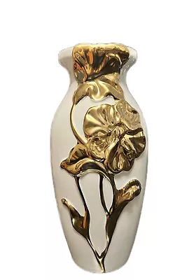 TAHARI HOME White And Gold Vase • $23