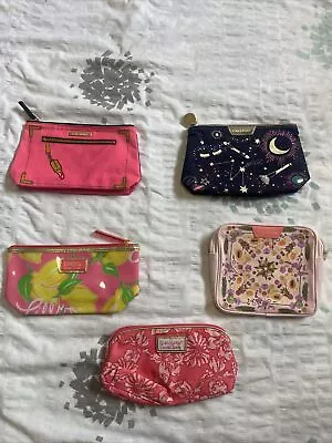 2 Lilly Pulitzer For Estee Lauder Makeup Bag 3 Estee Lauder Makeup Bag • $15