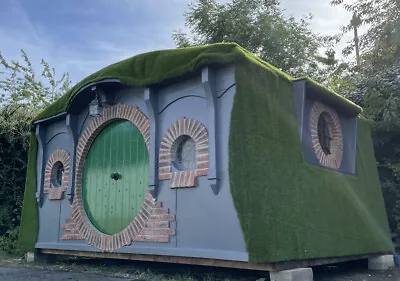 Hobbit House Garden Summerhouse Glamping Pod • £13000