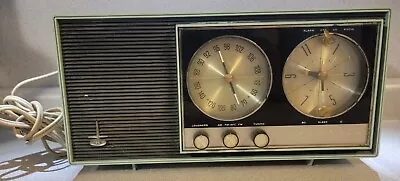 1962 Bakelite Motorola Tabletop PLAcir Am/Fm Alarm Clock Radio Model BC-1A.  • $125
