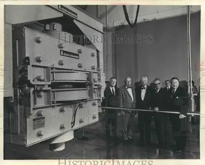 1967 Press Photo Milwaukee School Of Engineering's New Volt Betatron - Mjb57788 • $12.99