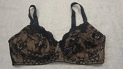 Marks And Spencer Non-wired And Unpadded Nursing Bra UK Size 36D • £10