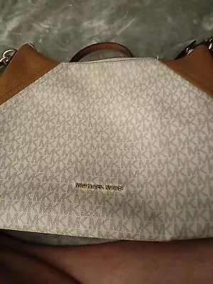 MICHAEL KORS Aria Large Signature Leather Shoulder Bag • $20