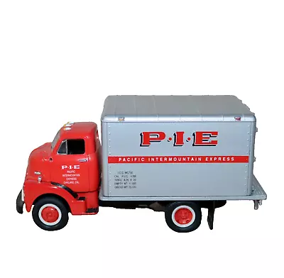 First Gear 1952 GMC P.I.E. Pacific Intermountain Express Die Cast Truck 1:34 • $39.46