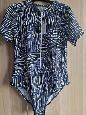 Plus-size 20 Swimsuit Blue / Black Zip Front Cap Sleeve Soft Moulded  Cups • £14.50