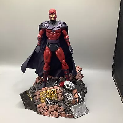 Diamond Select Toys Marvel Select: X-Men Magneto Action Figure • $20