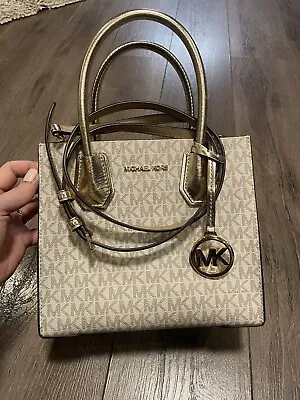 Michael Kors Mercer Medium Messenger Satchel Shoulder Bag MK Pale Gold Vanilla • $35