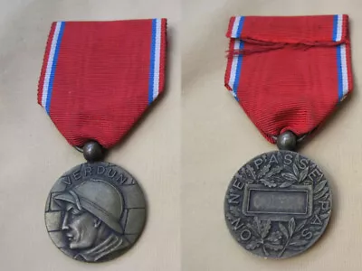 FRANCE: WW1 FRENCH VERDUN 1916 MEDAL  Anonymous  • $85