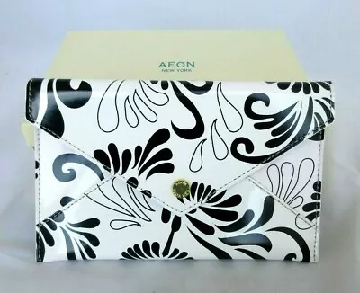 Patent Leather Wallet EnvelopeGraphic Image AEON  Holds Photos Papers Money 7x4  • $15