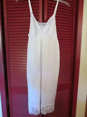 Henson Kickernick Vintage Full Slip Womens 38 White Lace Sexy Romance 70s Retro • $19.99