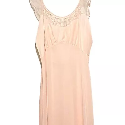 Vanity Fair Long Nightgown Size 38 Pink • $25