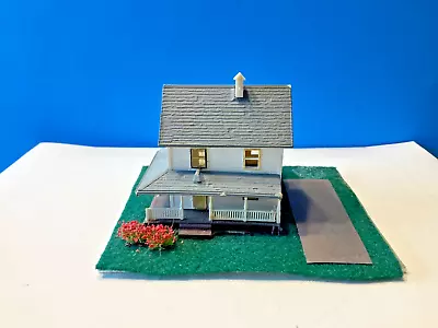 N Scale BUILDING HOUSE • $12