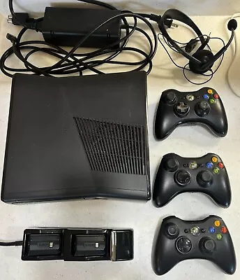 Xbox 360 Console Bundle Kinect • $25