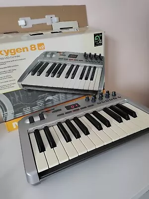 M-Audio Oxygen 8 V2 USB Midi Controller Keyboard 25 Key Boxed  • £39.99