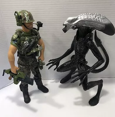 Kenner Toy Aliens Vs Corp. Hicks KB Toy Exclusive 12  Action Figure Set 1997 • $24.99