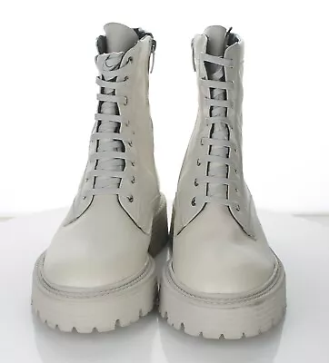 40-11  $598 Women's Sz 39 M La Canadienne Yasmine Leather Lace Up Bootie In Bone • $54.99