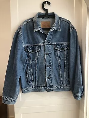 Vintage Levi’s Trucker Denim Jacket L • $70