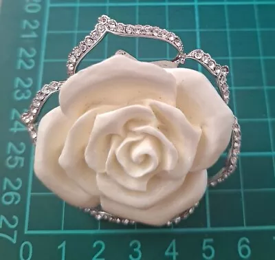 6cm Ivory Rose Flower Adjustable Ring With Rhinestones  Custume Jewellery  • £9.99