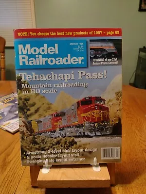 Model Railroader Magazine: March 1998.  (RRR10). • $1.75