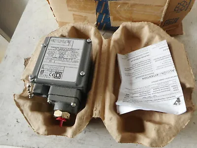 $295 • Buy SQUARE D -- INDUSTRIAL PRESSURE SWITCH -- DPDT Contacts -- Series C -- 9012GBW22