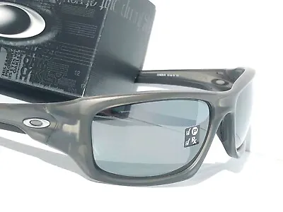 NEW* Oakley VALVE Matte Grey Smoke POLARIZED Black Iridium Lens Sunglass 9236-06 • $86.87