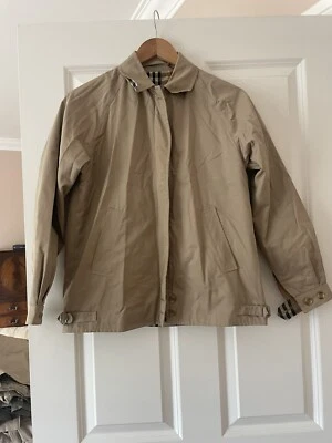 £200 • Buy Vintage Burberry Harrington Jacket Size 6