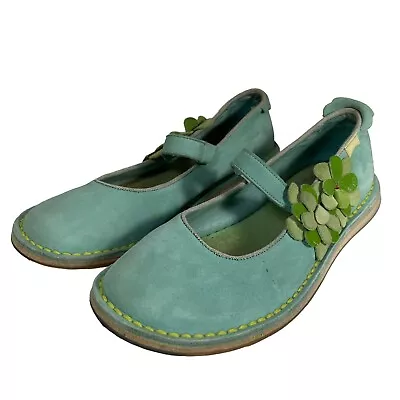 Camper Espana Mary Janes Women's Sz 7 Green Suede 3D Leather Flowers Flat Shoes • $48.88