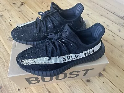 US 9 Adidas Yeezy Boost 350v2 Oreo 2022 Release (Pre-owned) - Great Condition • $380