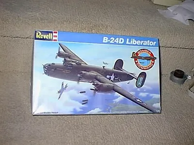 1/72 Revell B-24D Liberator WWII US Bomber Plastic Model Kit Military Airplane • $28