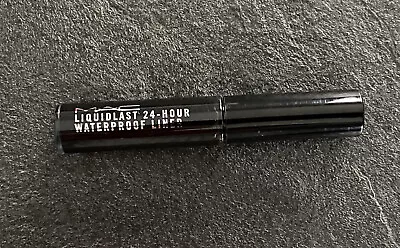 Bn   Mac   Point Black Liquidlast 24-hour Waterproof Eye Liner - 2.5ml ! • £16.99