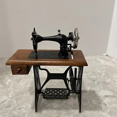 Miniature Heidi Ott Sewing Machine Dollhouse 1:12 (4x3.5”) • $35