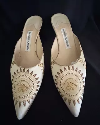 Manolo Blahnik 41 Satin Jacquard 2  Kitten Mule Beige Brown Gold Dust Bag 10.5US • $130