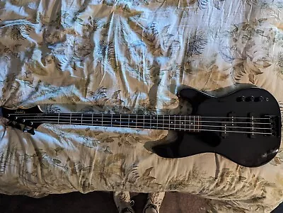 Epiphone Black 4-String Bass With Case Serial #SI98053149 • $249