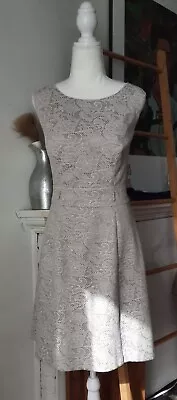 Review Beige White Jacquard Dress Sz 10 • $32.50